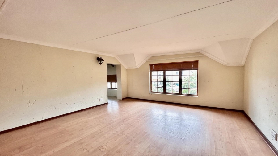 5 Bedroom Property for Sale in Melodie North West